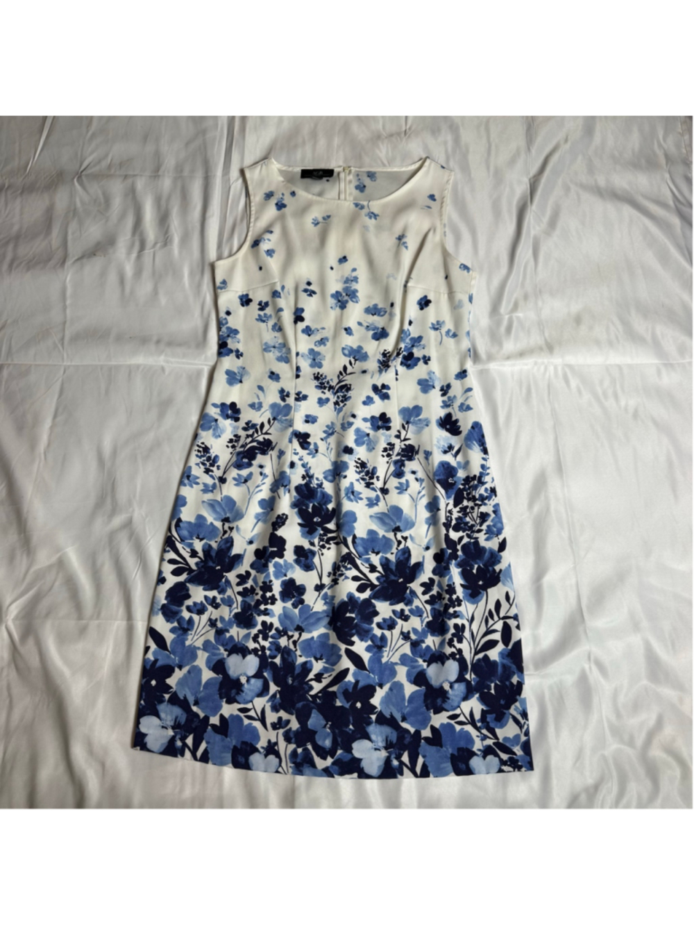 Women's AGB Floral Mini Dress Size 6 White and Blue